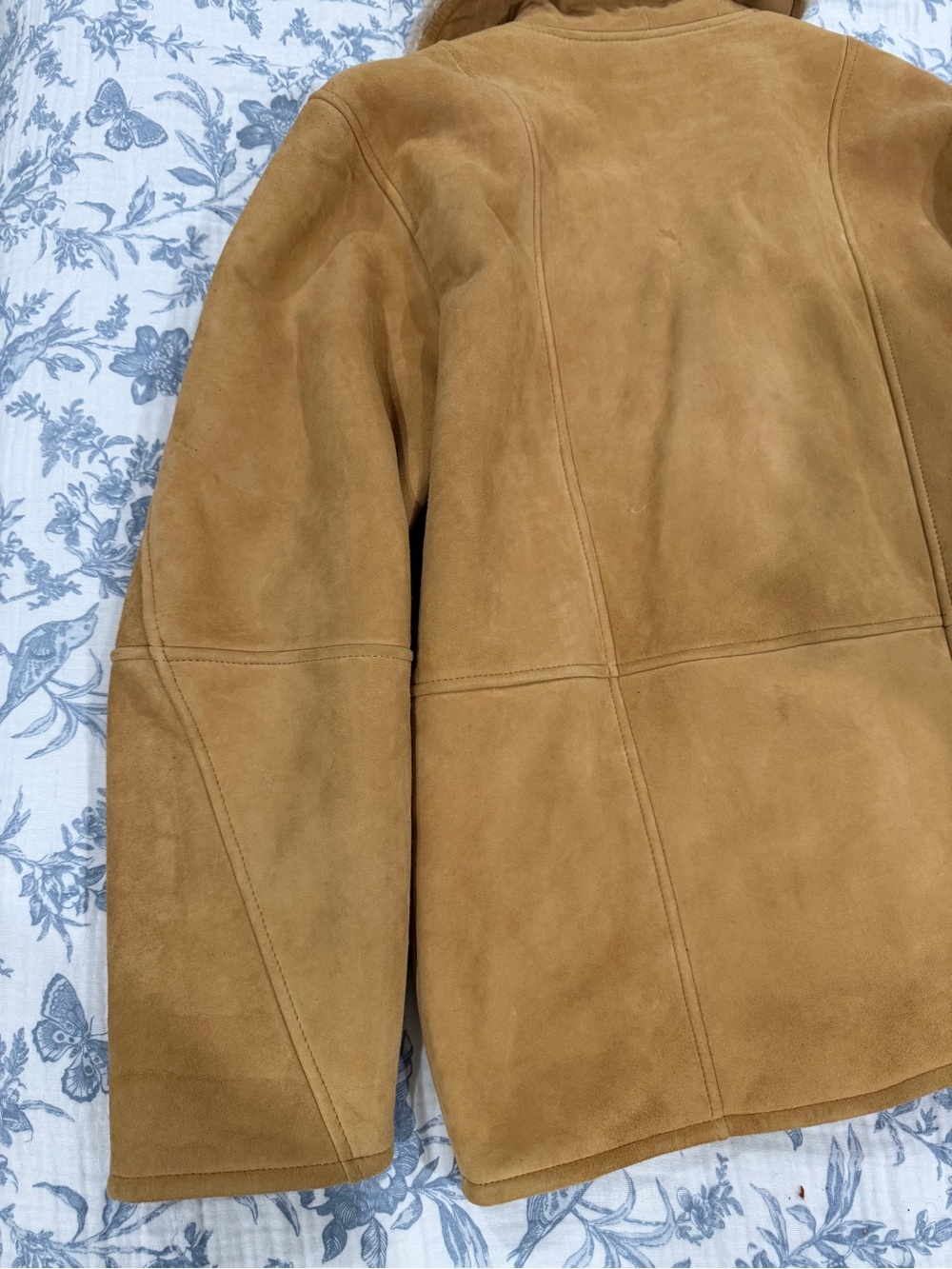🤎 Reformation VEDA Luca Suede Shearling Coat – Parmesan Suede 🤎 - Picture 2 of 11